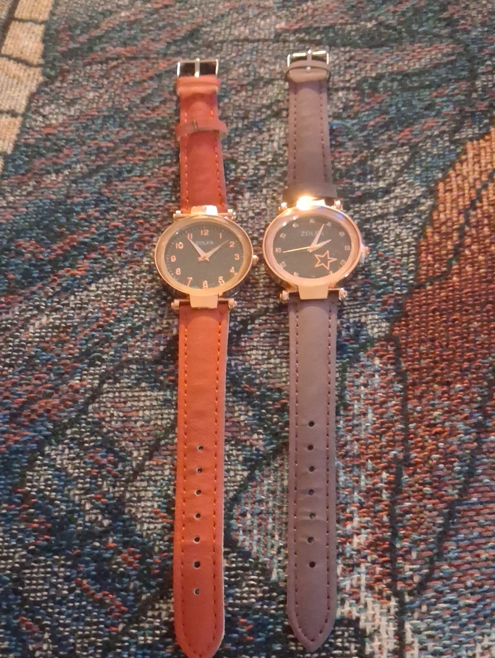 Women's Analog Watch - Brown Strap
